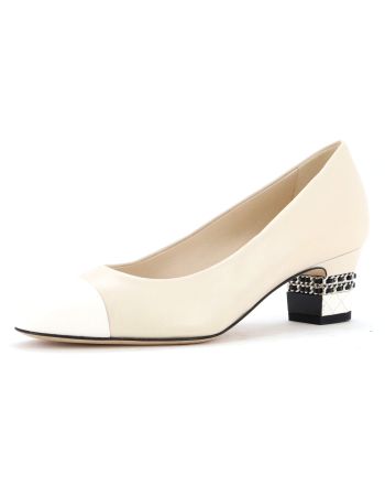 Women's Cap Toe Pumps Leather with Chain Detail